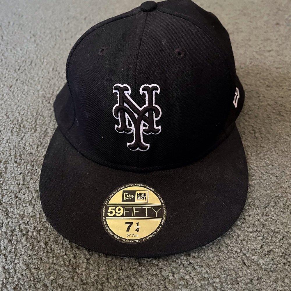 Caps - Picture 2 of 5